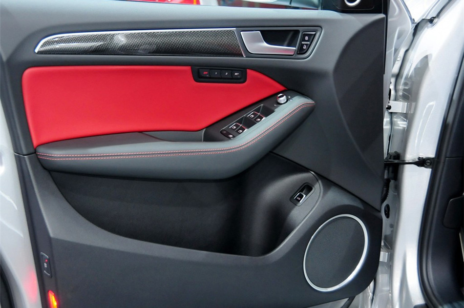 2013款 3.0TFSI 基本型 座椅空间