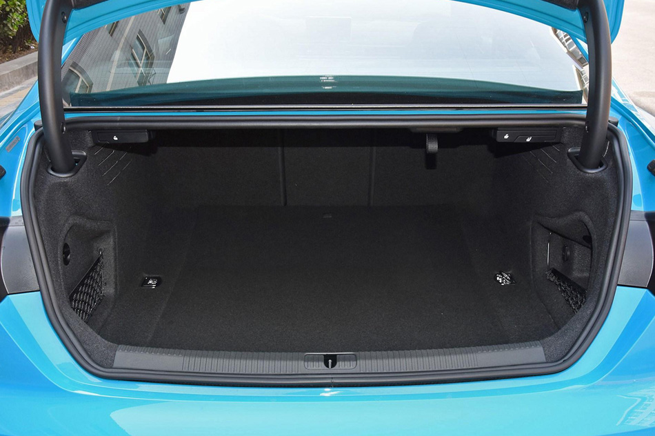 2019款 RS 5 2.9T Coupe 座椅空间