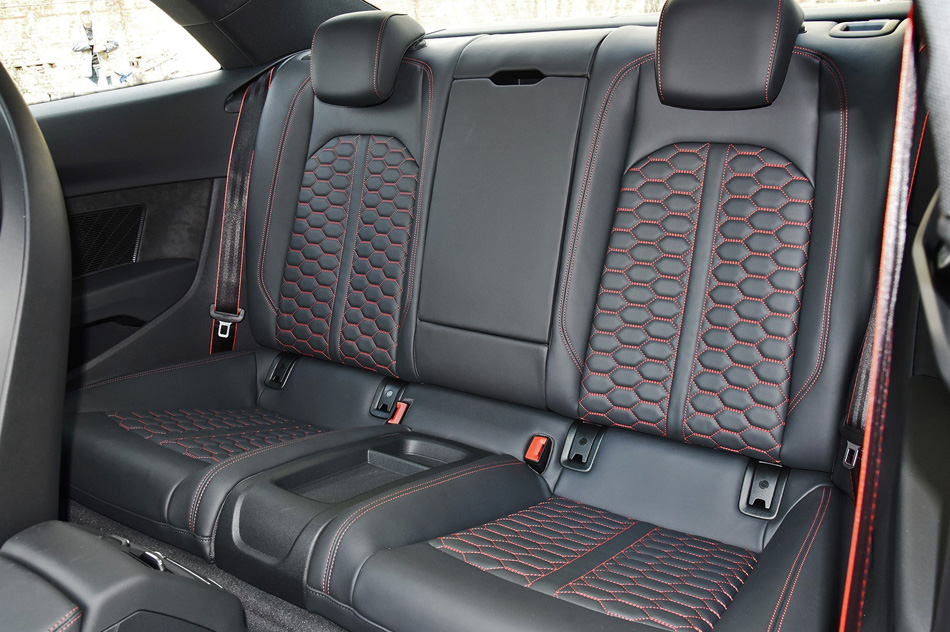 2019款 RS 5 2.9T Coupe 座椅空间
