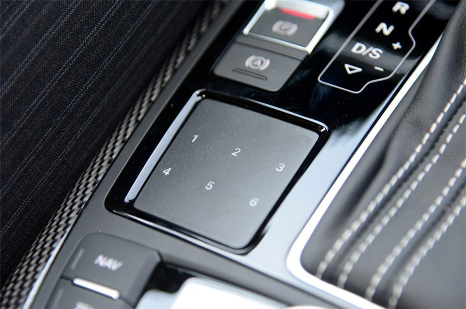 奥迪S6 2013款 S6 4.0TFSI 内饰