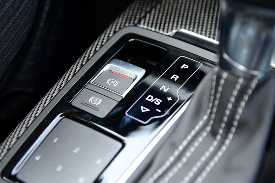 奥迪S6 2013款 S6 4.0TFSI 内饰