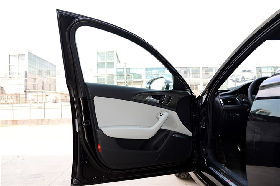 奥迪S6 2013款 S6 4.0TFSI 座椅空间