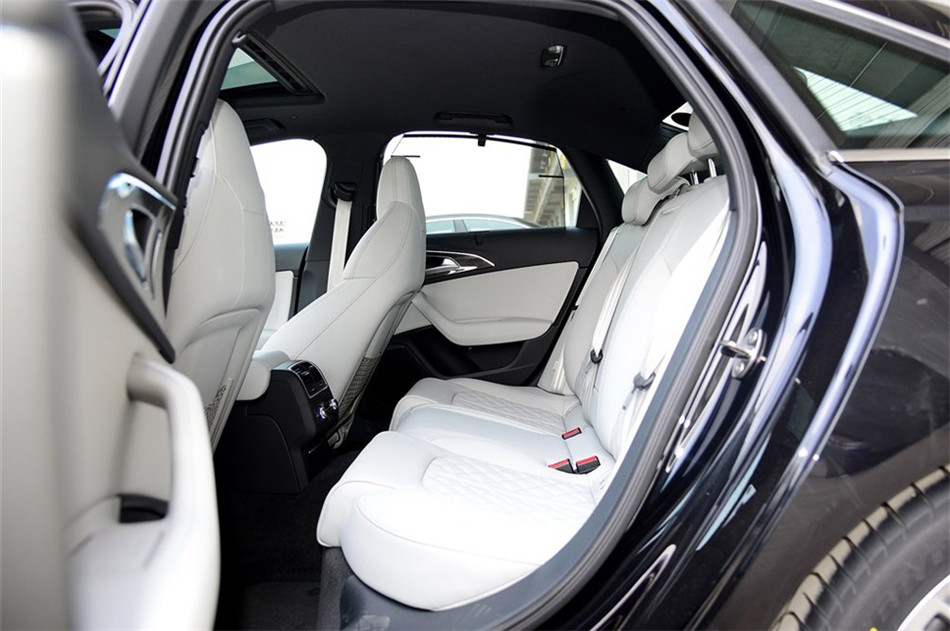 奥迪S6 2013款 S6 4.0TFSI 座椅空间