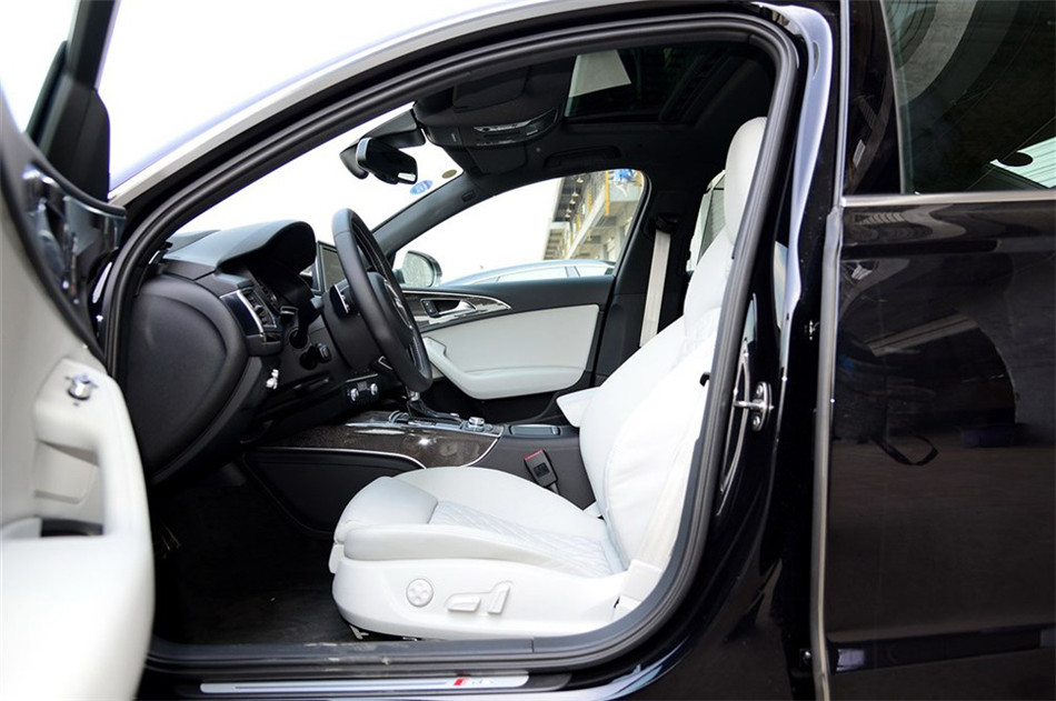 奥迪S6 2013款 S6 4.0TFSI 座椅空间