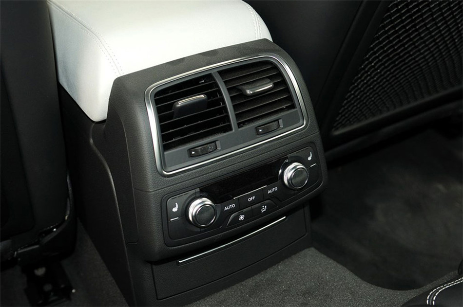 奥迪S7 2013款 S7 4.0TFSI 座椅空间
