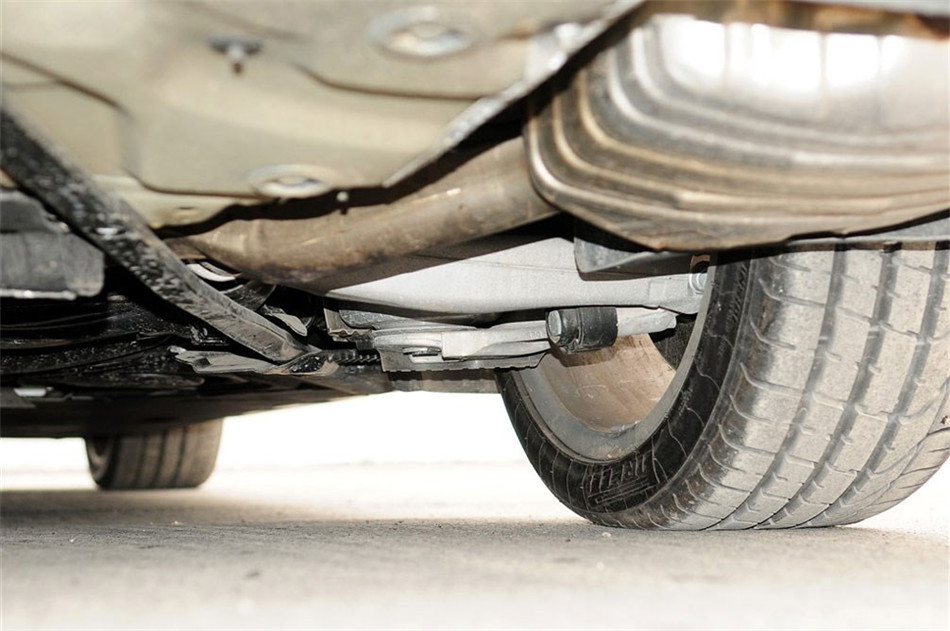 奥迪S7 2013款 S7 4.0TFSI 引擎底盘