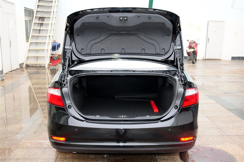 2013款艾瑞泽7 1.6CVT致享版