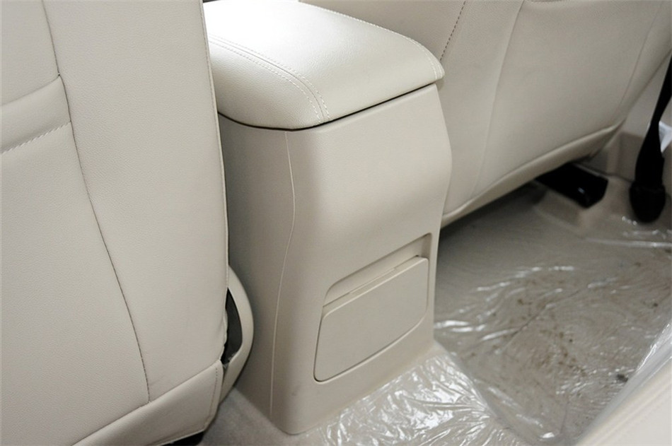 2013款艾瑞泽7 1.6CVT致享版