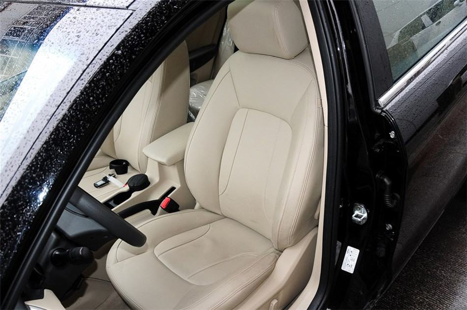 2013款艾瑞泽7 1.6CVT致享版