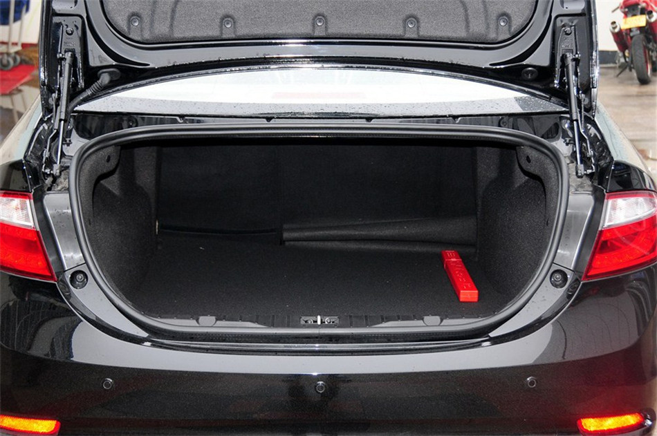 2013款艾瑞泽7 1.6CVT致享版