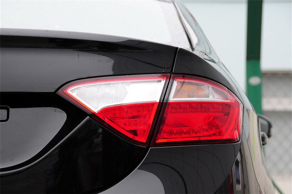 2013款艾瑞泽7 1.6CVT致享版