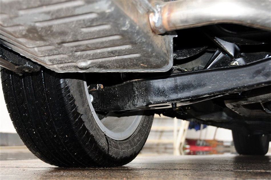 2013款艾瑞泽7 1.6CVT致享版