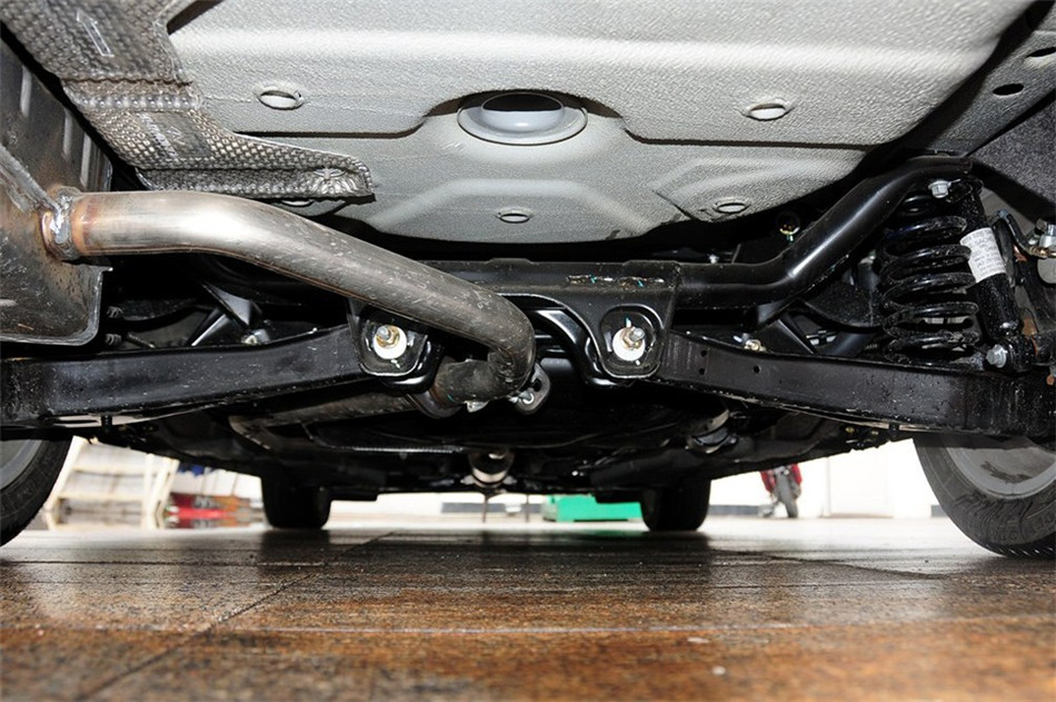 2013款艾瑞泽7 1.6CVT致享版