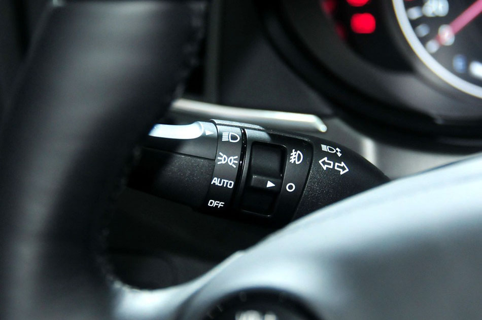 起亚K9 2013款基本型 内饰