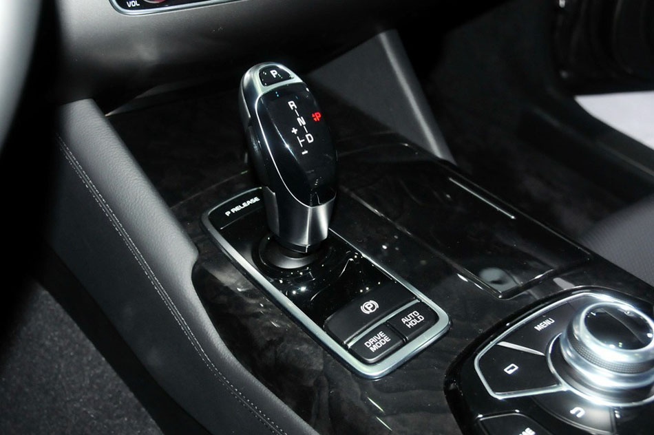 起亚K9 2013款基本型 内饰