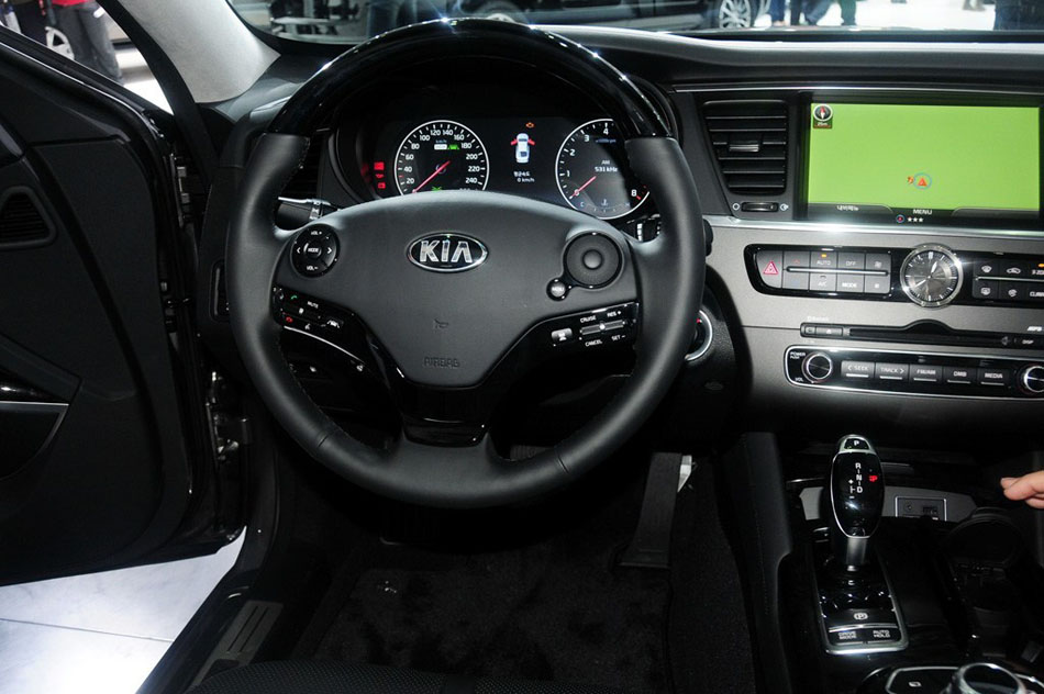 起亚K9 2013款基本型 内饰