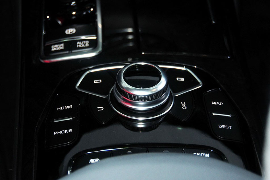 起亚K9 2013款基本型 内饰