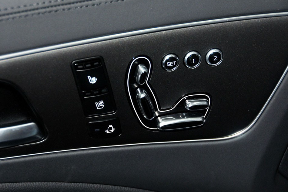 起亚K9 2013款基本型 空间