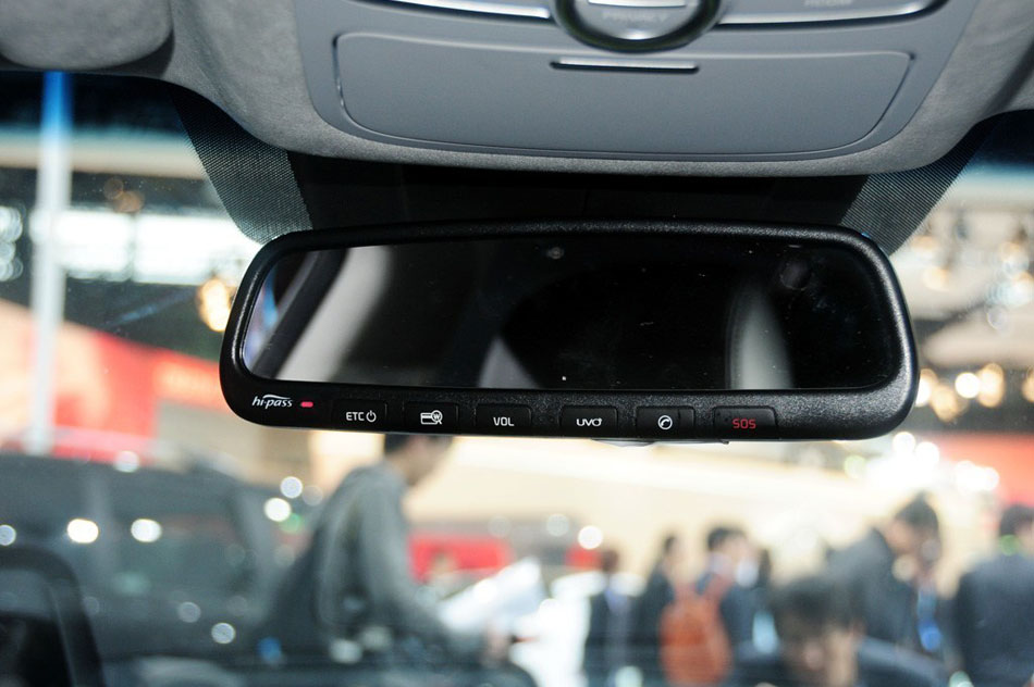 起亚K9 2013款基本型 空间