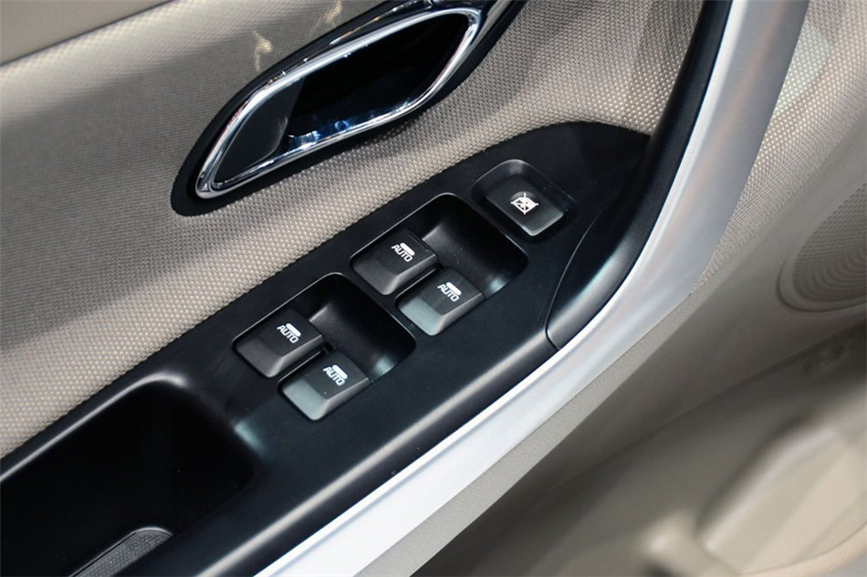 起亚Cee'd 2013款 基本型 空间