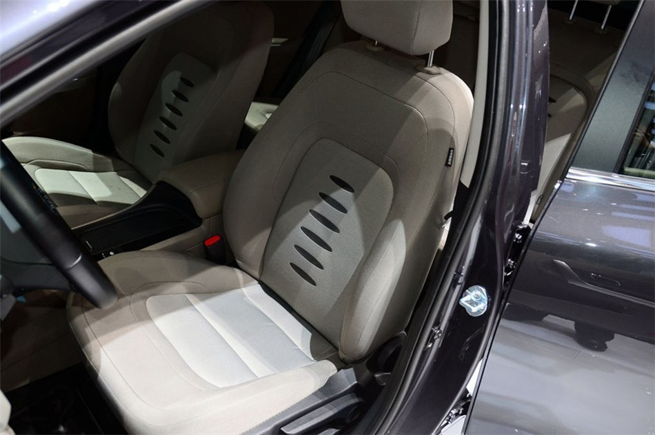 起亚Cee'd 2013款 基本型 空间