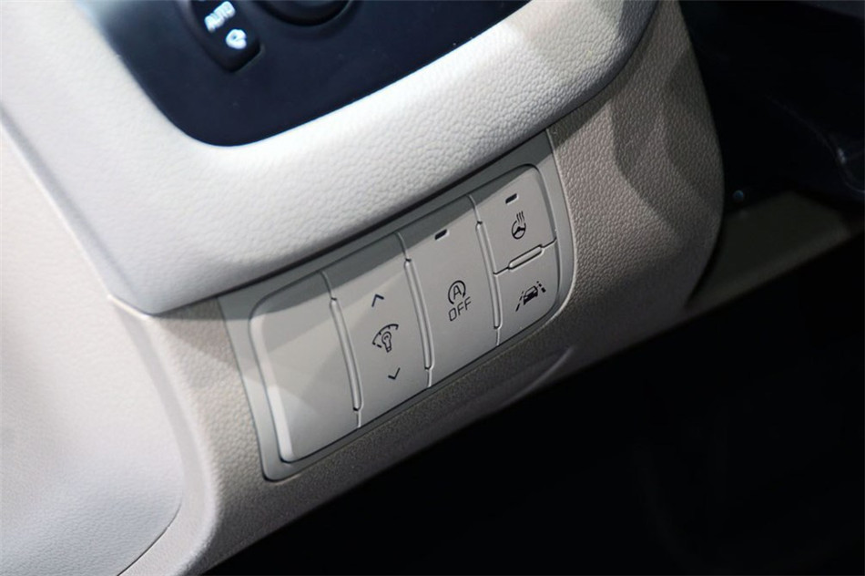 起亚Cee'd 2013款 基本型 内饰