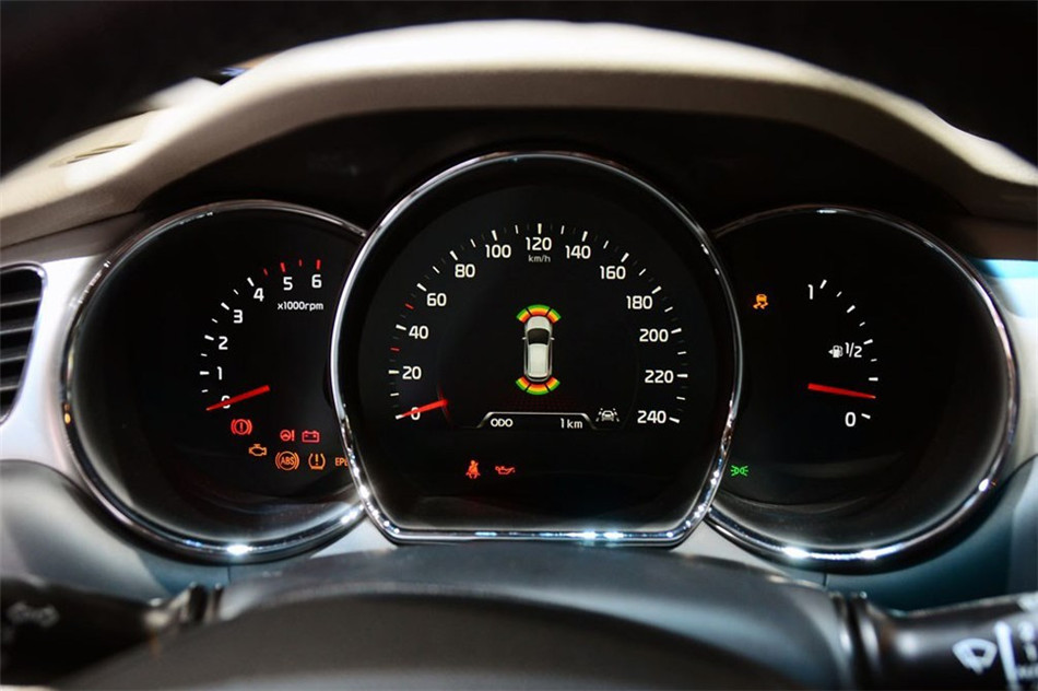 起亚Cee'd 2013款 基本型 内饰