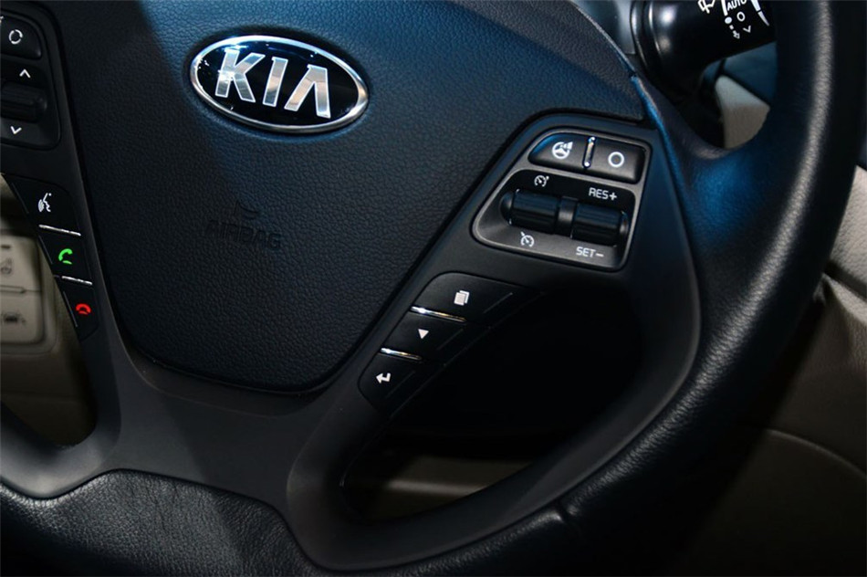 起亚Cee'd 2013款 基本型 内饰