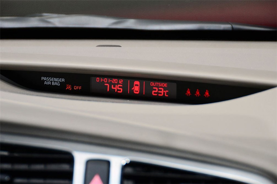 起亚Cee'd 2013款 基本型 内饰