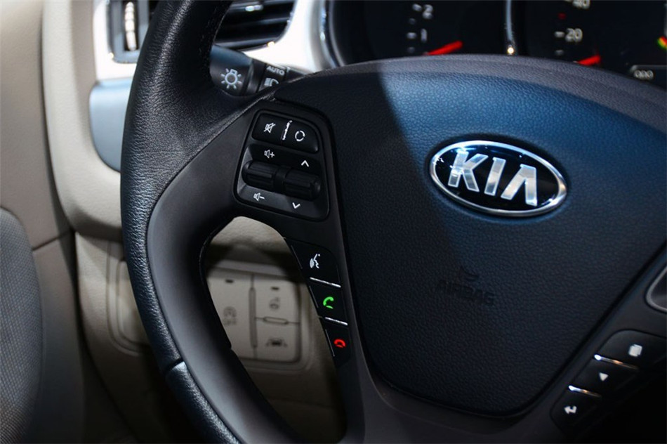 起亚Cee'd 2013款 基本型 内饰