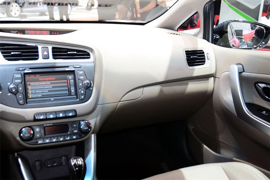 起亚Cee'd 2013款 基本型 内饰