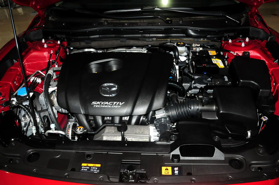 马自达ATENZA 2013款 标准型 引擎底盘