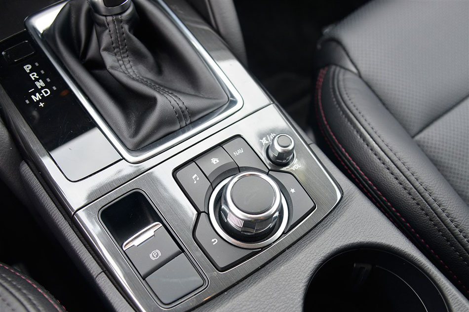 2015款 2.5L 自动四驱旗舰型 内饰