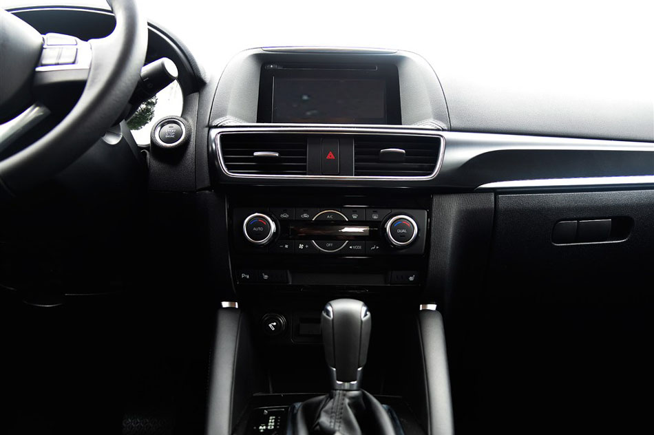 2015款 2.5L 自动四驱旗舰型 内饰