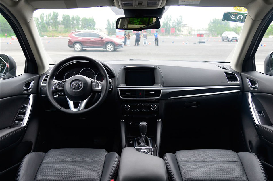 2015款 2.5L 自动四驱旗舰型 内饰