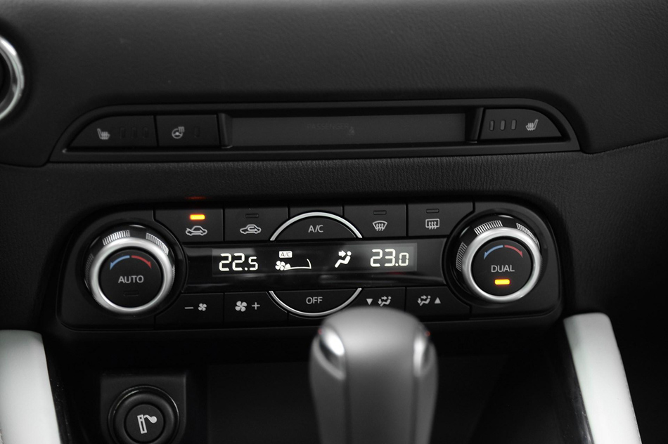 2017款 2.5L 自动四驱旗舰型 内饰