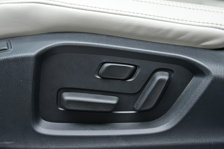 2017款 2.5L 自动四驱旗舰型 座椅空间