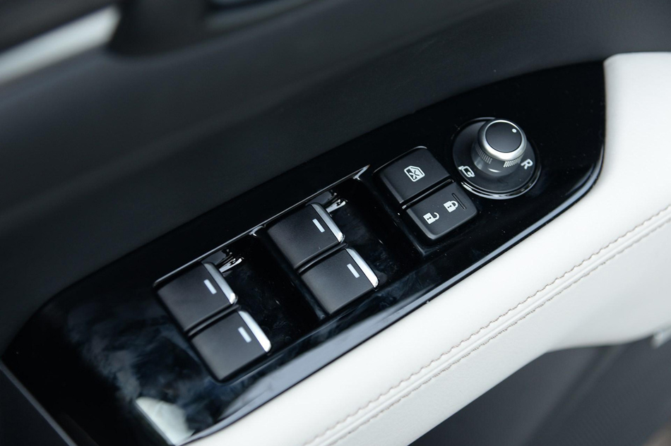 2017款 2.5L 自动四驱旗舰型 座椅空间