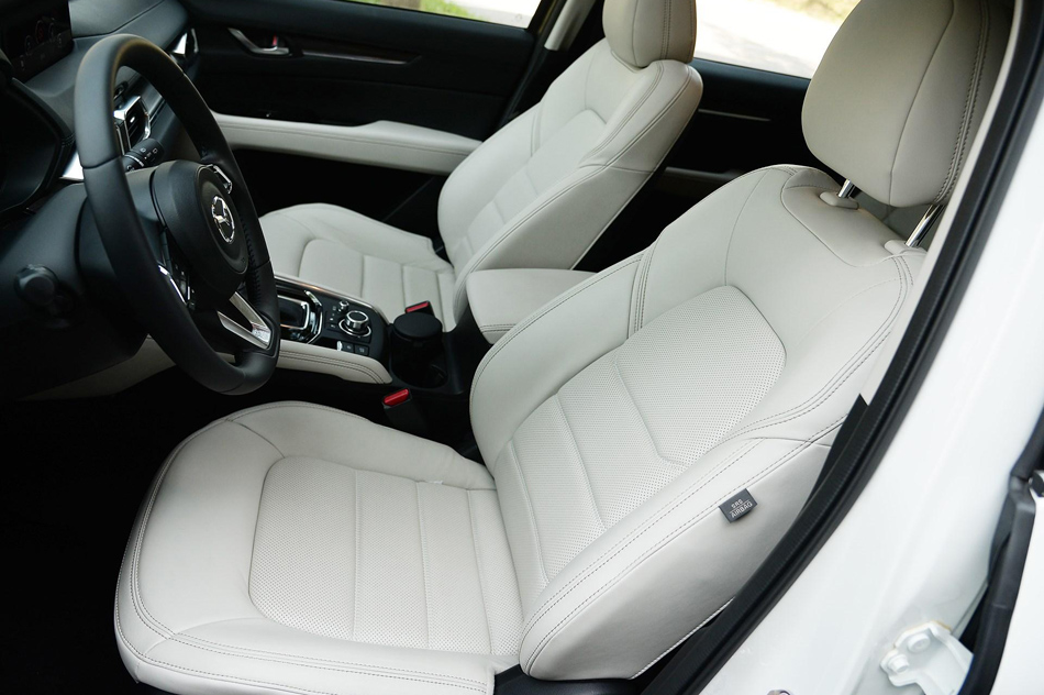 2017款 2.5L 自动四驱旗舰型 座椅空间