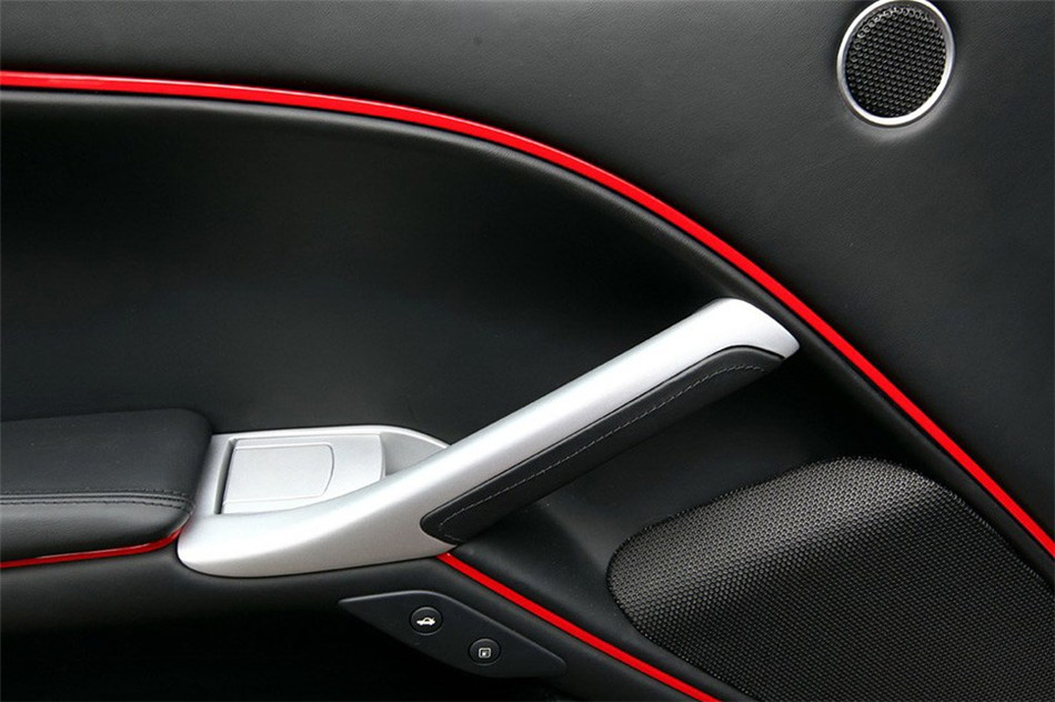 法拉利F12 berlinetta 2013款 空间