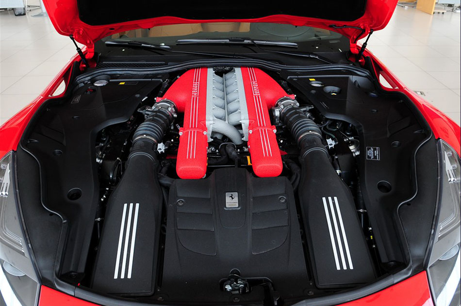 法拉利F12 berlinetta 2013款 引擎底盘