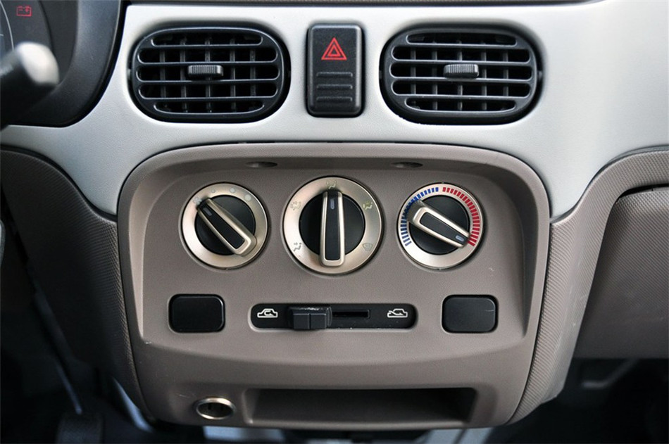 2012款新民意1.0L手动标准型