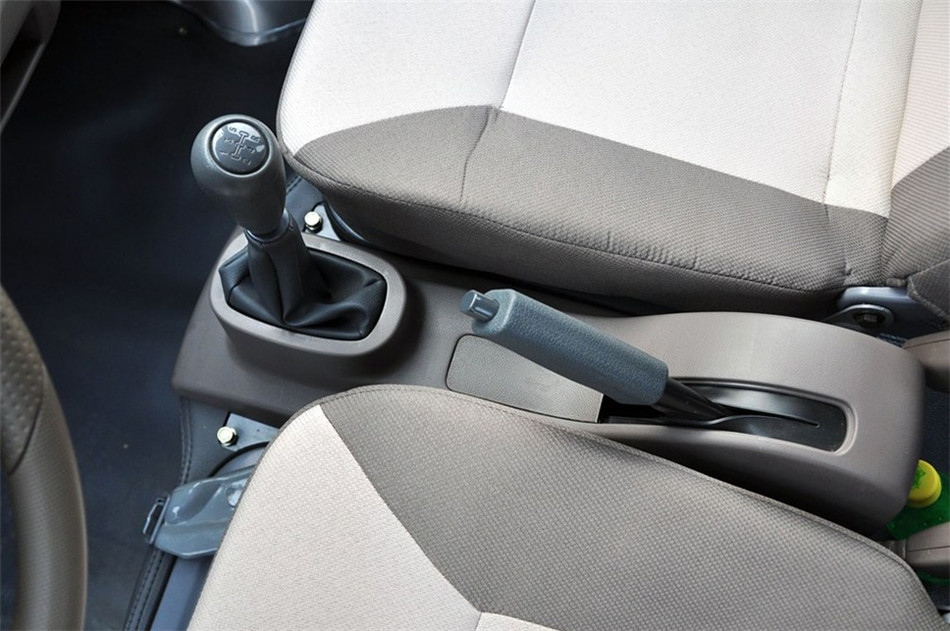 2012款新民意1.0L手动标准型