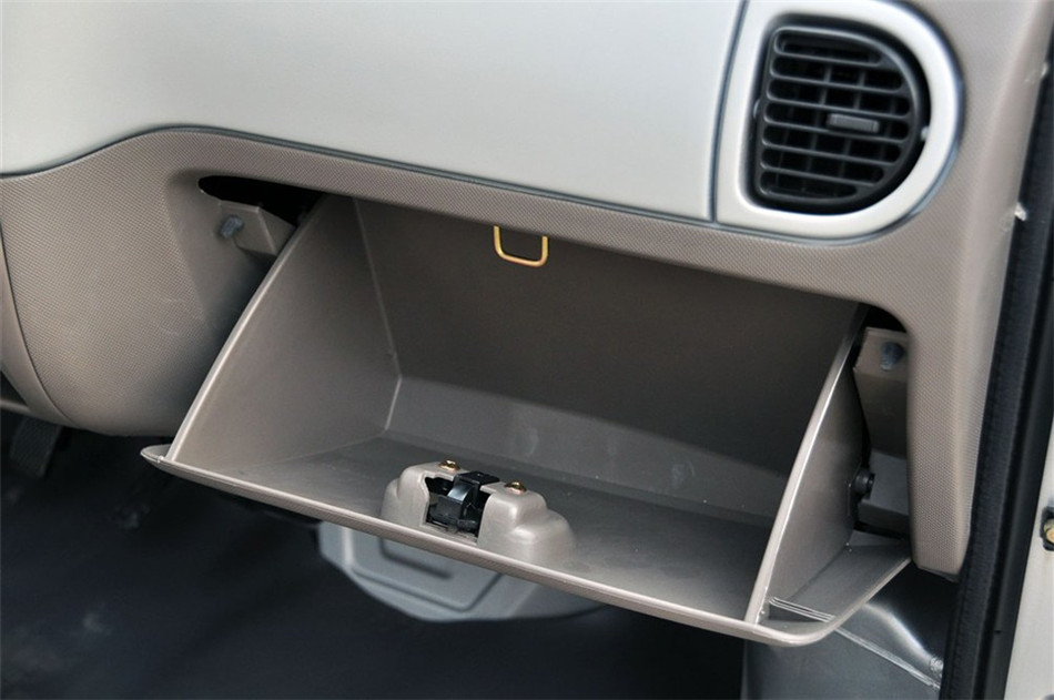 2012款新民意1.0L手动标准型