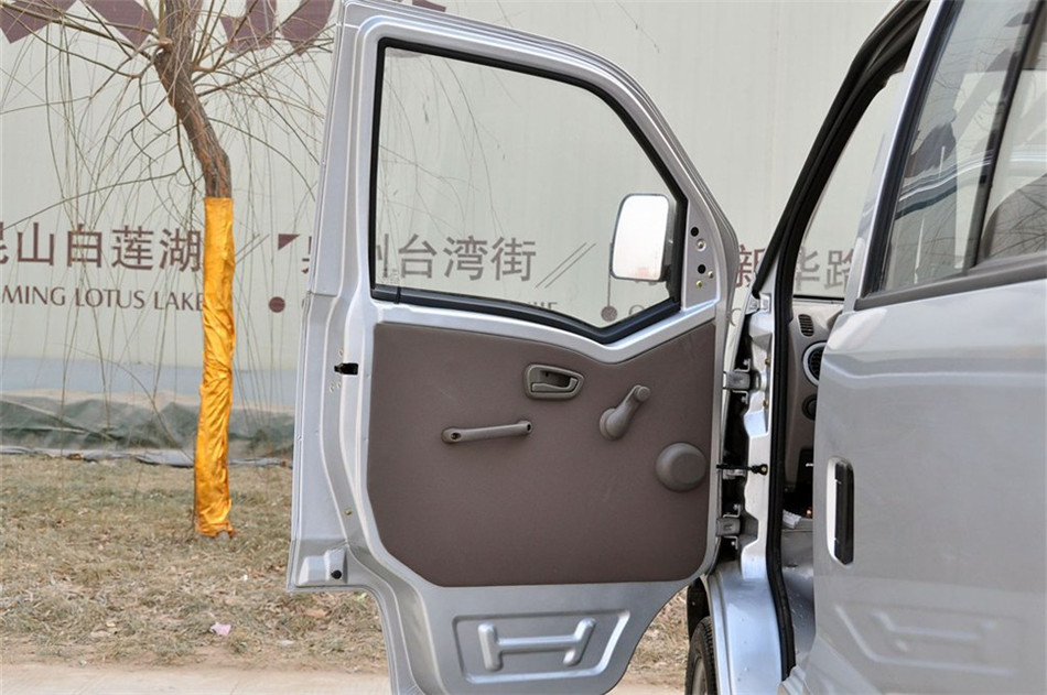 2012款新民意1.0L手动标准型