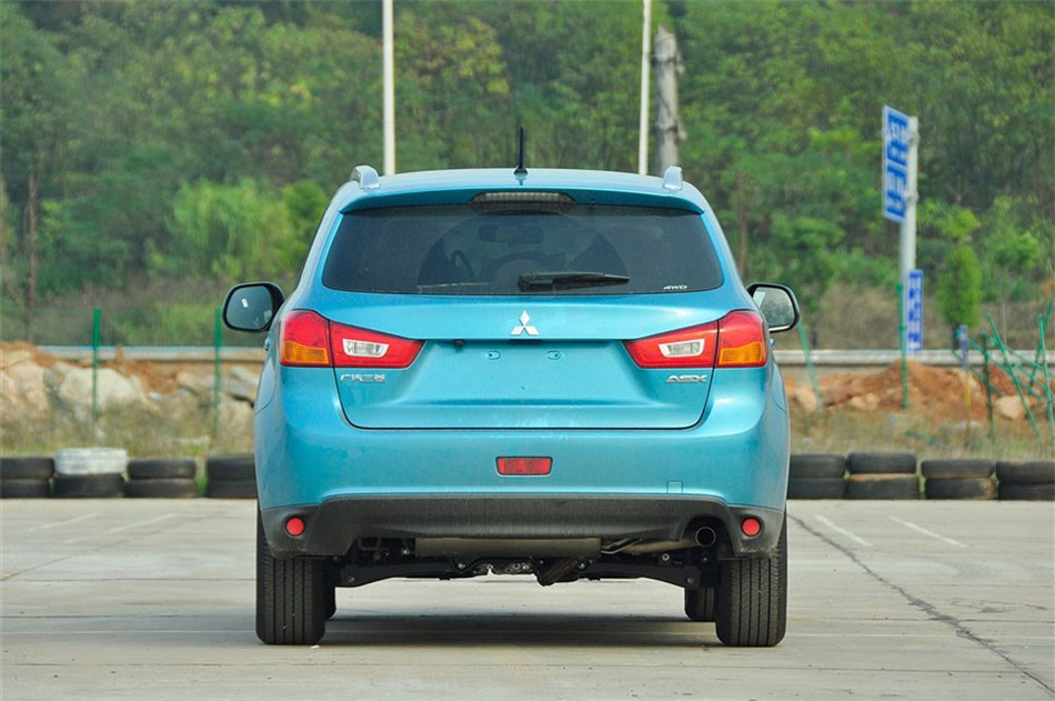 2013款 2.0L AT 四驱旗舰版 外观