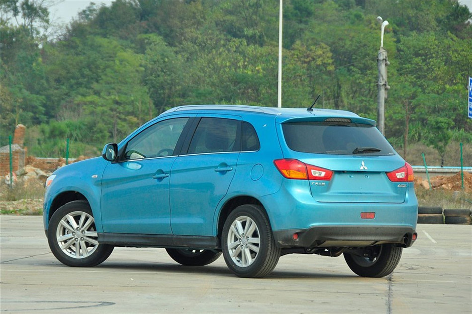 2013款 2.0L AT 四驱旗舰版 外观