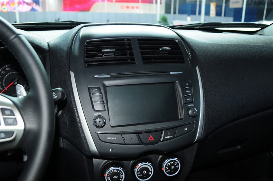 2013款 2.0L AT 四驱旗舰版 内饰