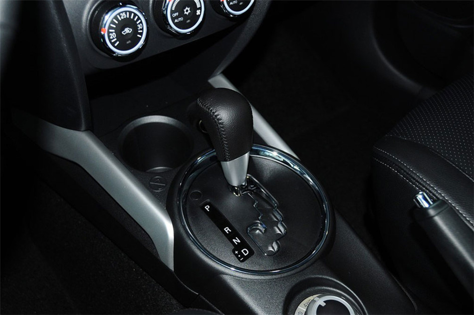 2013款 2.0L AT 四驱旗舰版 内饰