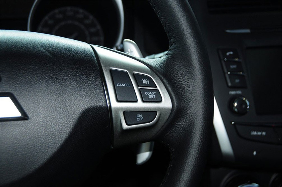 2013款 2.0L AT 四驱旗舰版 内饰